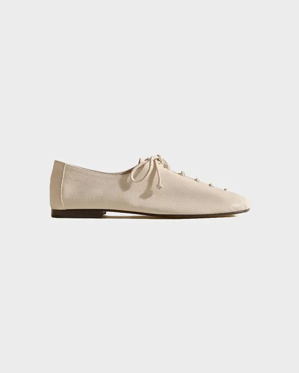 Plegada Supple Parlak Krem Kadın Loafer